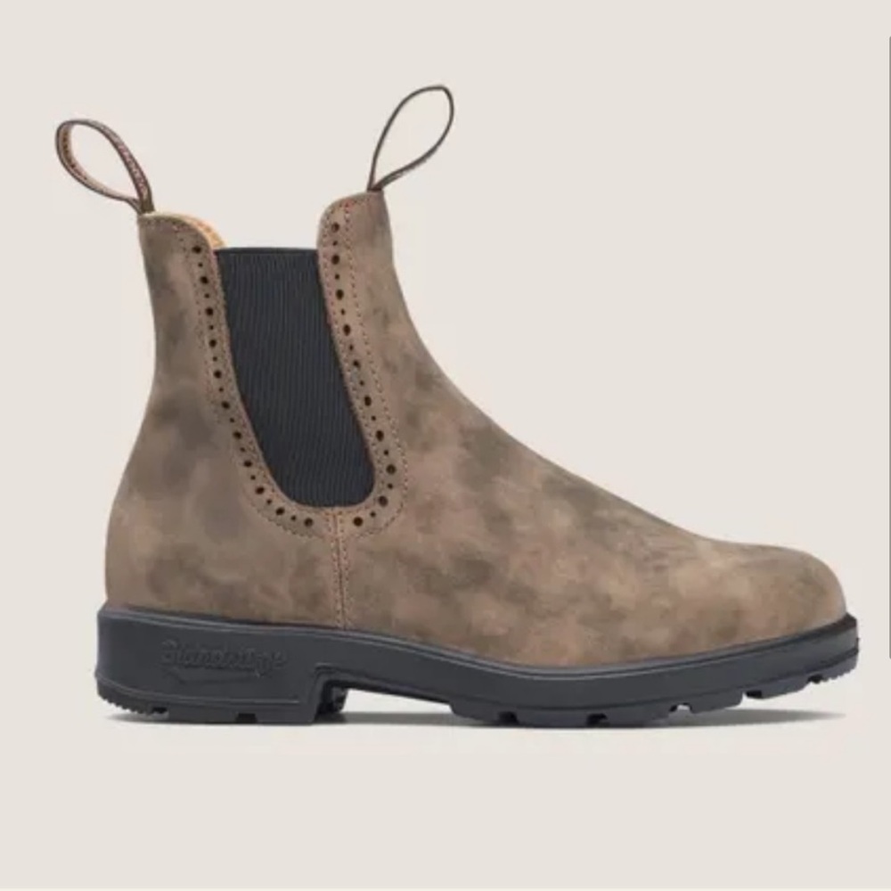 Women’s Blundstones size 8.5 - Rustic Brown #1351